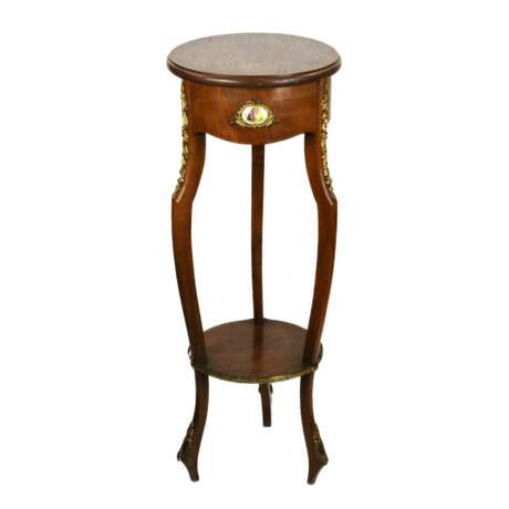 Table console &agrave; medaillons en porcelaine et decor laiton-bronze troisi&egrave;me style rococo. Porzellan Eclecticism Early 20th century - Foto 2