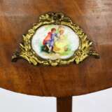 Table console &agrave; medaillons en porcelaine et decor laiton-bronze troisi&egrave;me style rococo. Porzellan Eclecticism Early 20th century - Foto 7