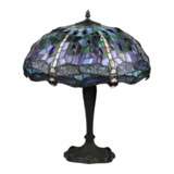 Лампа витражного слтекла в стиле Тиффани. 20 век. Glass metal Art Nouveau 20th century г. - фото 2