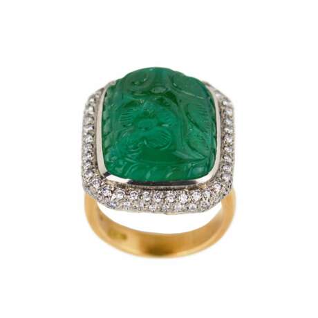 Impressive 18K gold ring with emerald and diamonds. Diamonds 21th century - photo 1