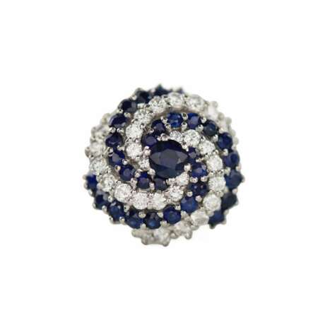 Spiral-shaped gold ring with sapphires and diamonds. Sapphire 21th century - photo 2