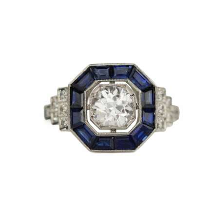 Elegant platinum ring with diamonds and sapphires. Platinum 21th century - photo 3