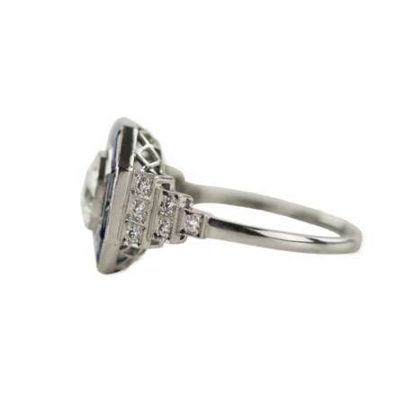 Elegant platinum ring with diamonds and sapphires. Platinum 21th century - photo 4