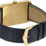 Armbanduhr: ausgesprochen große, rechteckige 18K Gold Herrenarmbanduhr Patek Philippe "Gondolo Rectangulaire Jumbo", Ref.5109J, aus dem Jahr 2005, exzellenter Erhaltungszustand, mit Papieren - photo 5