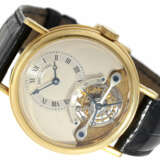 Armbanduhr: außergewöhnliche und sehr hochwertige 18K Gold Herrenarmbanduhr "Breguet Tourbillon Ref.3350 BA 12 286", No.225 E, aus dem Jahr 1993, mit Box & Papieren - photo 1