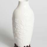 Blanc-de-Chine Vase - photo 2