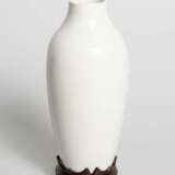 Blanc-de-Chine Vase - photo 4