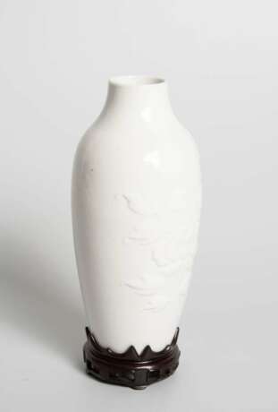 Blanc-de-Chine Vase - photo 5