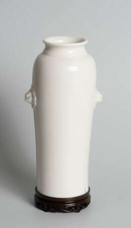 Blanc-de-Chine Vase - photo 4