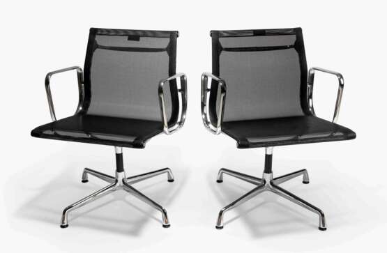 Charles & Ray Eames, 6 Armlehnstühle "Aluminium Chair Conference" - photo 1