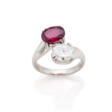 Oval ct. 1.90 ruby and ct. 1.40 circa diamond white gold contrarié ring, g 8.30 circa size 10/50. | | Appended gemmological report CISGEM n. 27042 15/02/2024, Milano - Сейчас на аукционе