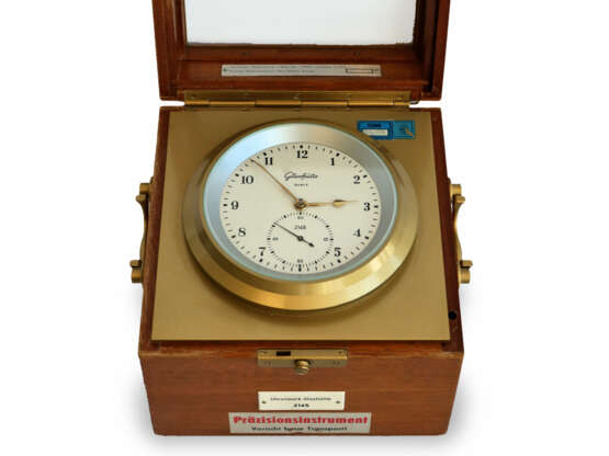 Marinechronometer: seltenes Glashütter Chronometer, VEB Glashütter Uhrenbetriebe Glashütte/Sa., Kaliber 71 Quarz - Marinechronometer, 1975-1990 - фото 1