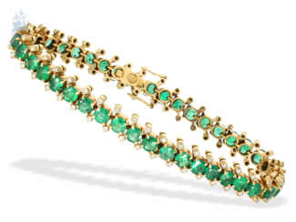 Armband: hochwertige, dekorative Goldschmiedearbeit mit Smaragd/Brillant-Besatz, ca. 7,5ct Smaragde, 18K Gold