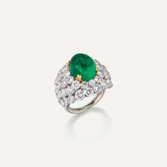 EMERALD AND DIAMOND RING