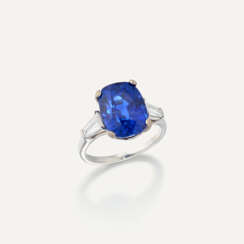 SAPPHIRE AND DIAMOND RING