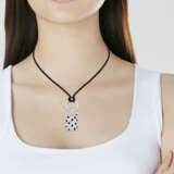 CARTIER ONYX, DIAMOND AND GOLD 'PANTHÈRE' PENDENT NECKLACE - Foto 3