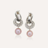 DIAMOND AND COLOURED CULTURED PEARL EARRINGS - фото 2
