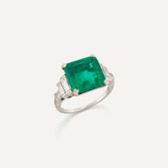 MID 20TH CENTURY EMERALD AND DIAMOND RING