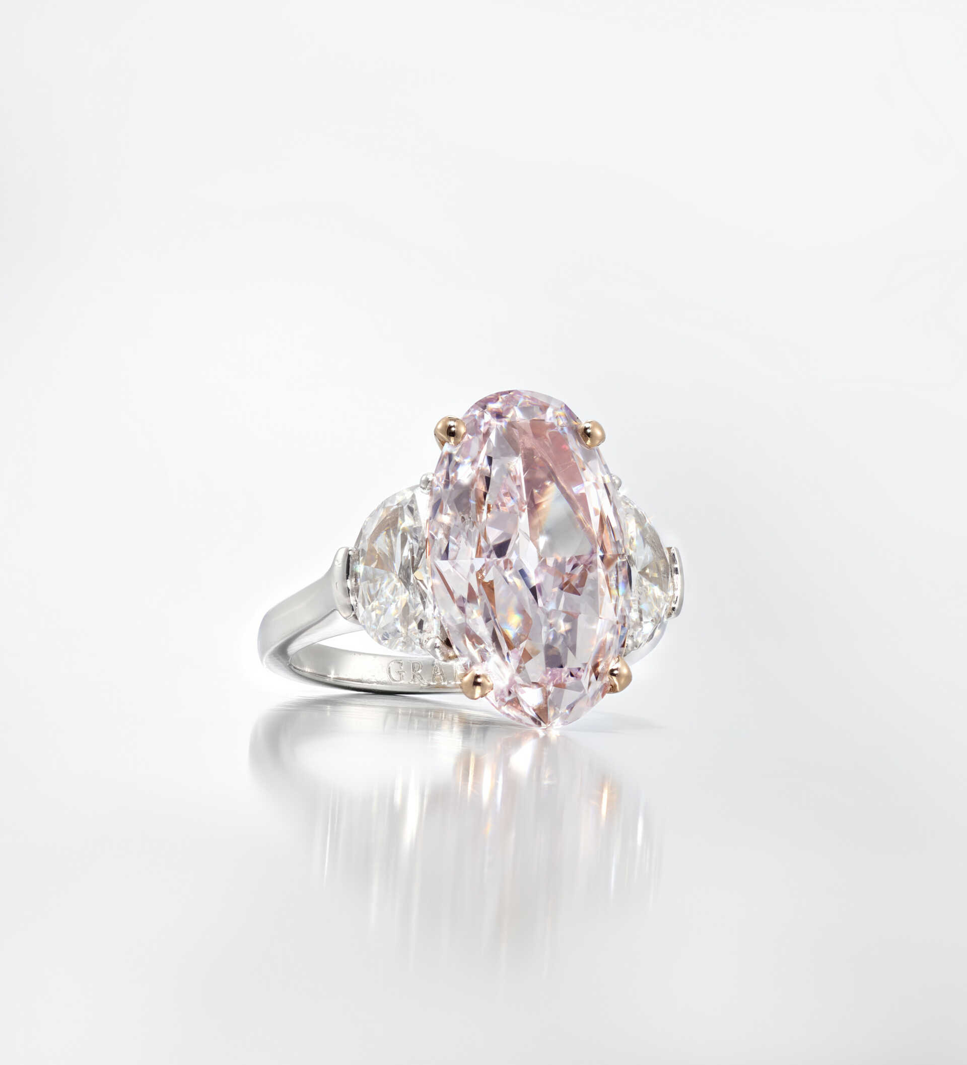 GRAFF COLOURED DIAMOND AND DIAMOND RING