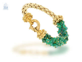 Armband: interessantes und ausgefallenes vintage Smaragd/Goldschmiedearmband, ca. 60ct Smaragde