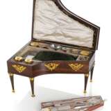 Miniatur Piano forte mit Spielwerk und umfangreichem Necessaire - Foto 6