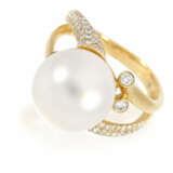 Ring: aufwändig gearbeiteter und hochwertiger Damenring mit feinster Südsee-Perle und hochwertigen Brillanten, NP ca.2800,-€, ungetragen - Foto 1