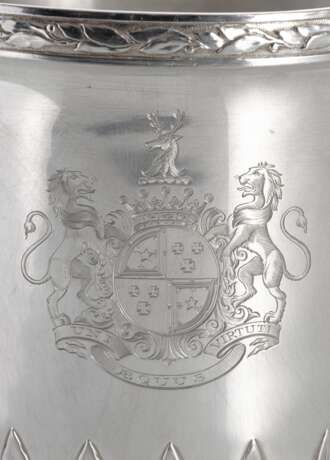 Paar George III Weinkühler mit Wappengravur - Foto 3