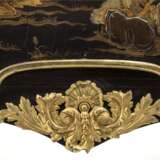 Außergewöhnliche Louis XV Kommode mit vergoldetem Schwarzlackdekor und vergoldeten Bronzen - Foto 27