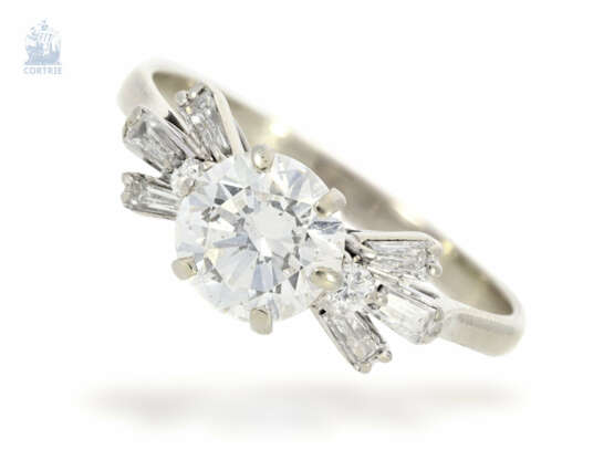 Ring: ausgefallener und hochwertiger vintage Brillant/Diamant-Goldschmiedering mit großem Brillant von ca. 1,5ct - photo 1