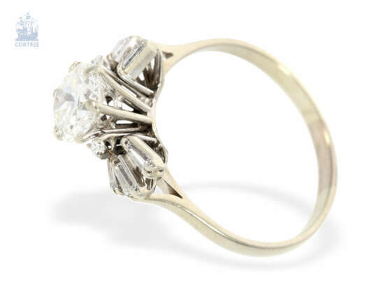 Ring: ausgefallener und hochwertiger vintage Brillant/Diamant-Goldschmiedering mit großem Brillant von ca. 1,5ct - фото 2