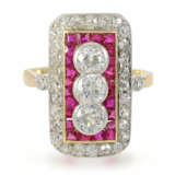 Ring: sehr feiner und hochwertiger Art déco Ring mit Altschliff-Diamant/Rubin-Besatz, Diamanten von ca. 1ct - photo 1