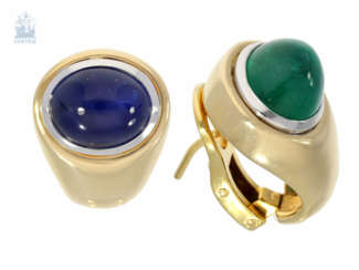 Ohrschmuck: ausgesprochen dekorative und hochwertige Smaragd/Saphir-Goldschmiedeohrclips, neuwertig aus Juweliers-Nachlass