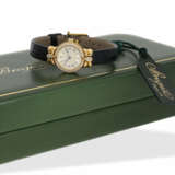 Armbanduhr: sehr hochwertige und seltene Damenuhr mit Brillantbesatz, Breguet "Classique" Ref. 8611, No.4402 von 1996 mit Originalbox und Originaletikett, Neupreis 36.600,-DM - Foto 3
