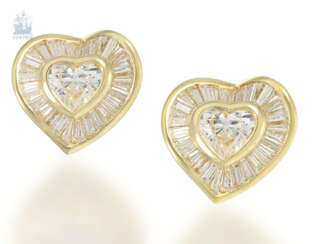 Ohrstecker: sehr ausgefallene, luxuriöse Herz-Diamantohrstecker, moderne Handarbeit aus 18K Gold, feine Diamanten von zusammen 3,37ct, ungetragen, NP lt.Etikett 15.500€