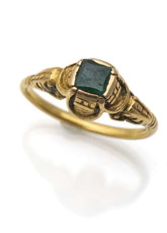 Renaissance-Ring mit Smaragd - photo 1