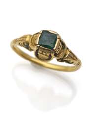 Renaissance-Ring mit Smaragd