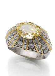 Prächtiger Vintage Entourage Ring mit natürlichem gelben Diamanten