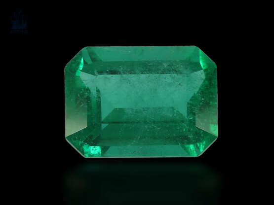 Smaragd: natürlicher Smaragd von 2,79ct, aktuelles Wertgutachten über 12.500€ - photo 1