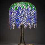 Dekorative Tischlampe mit Bleiglas-Schirm - Foto 2