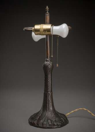 Dekorative Tischlampe mit Bleiglas-Schirm - Foto 6