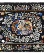 Catalogue des produits. Imposante Pietra Dura Tischplatte mit reichem Floraldekor