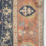 Teppich mit antiker Ushak-Musterung - photo 3