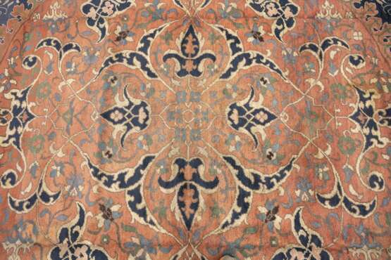 Teppich mit antiker Ushak-Musterung - photo 6