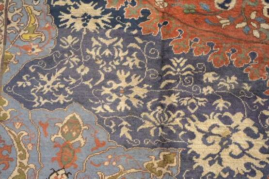 Teppich mit antiker Ushak-Musterung - photo 9