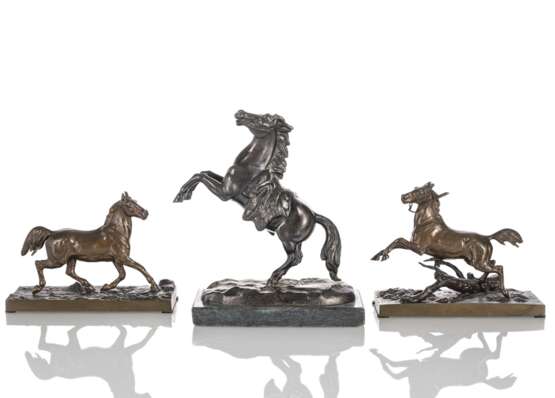 Drei Pferde-Figuren - photo 1