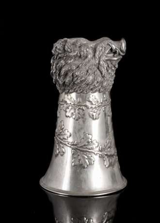 Sturzbecher aus Silber mit Eberkopf und Eichblattdekor - Foto 2