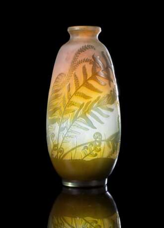 Vase mit Farn-Dekor - Foto 1