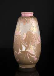 Große Vase mit Kastanienblüten