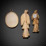 Amulett mit Hl. Johannes Nepomuk und zwei Votiv-Figuren des Heiligen - фото 2