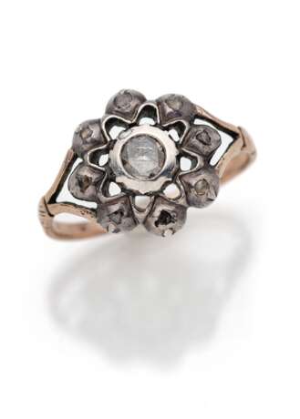 Ring mit Diamanten - photo 1